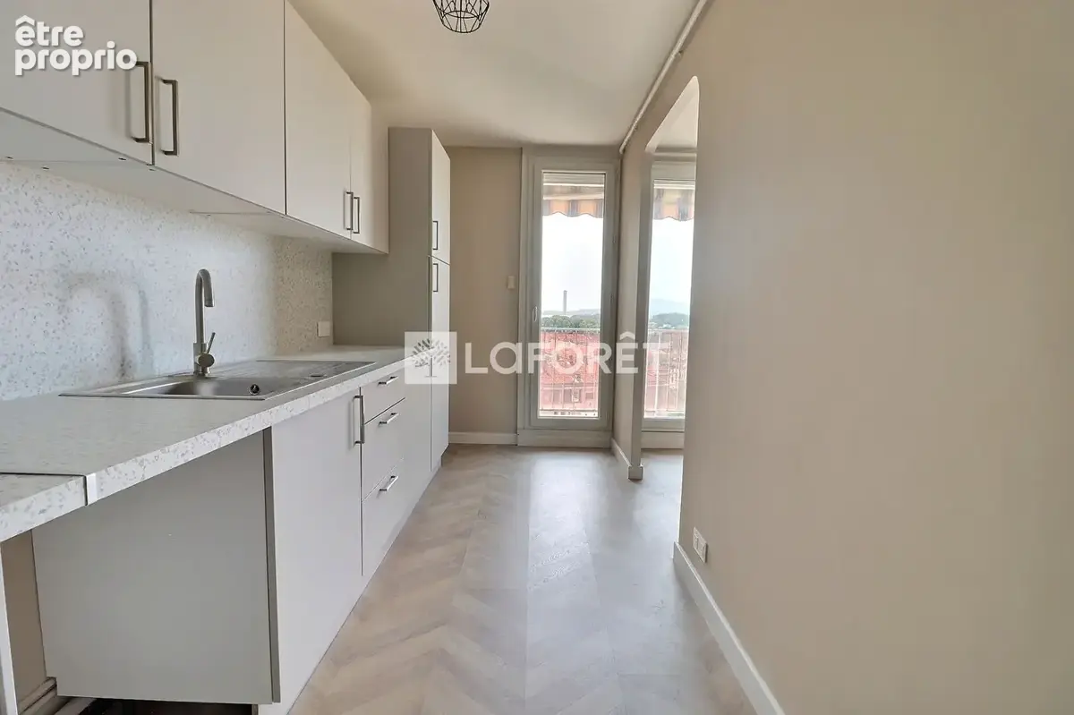 Appartement Toulon 4 pièce(s) 74 m2 - photo 5