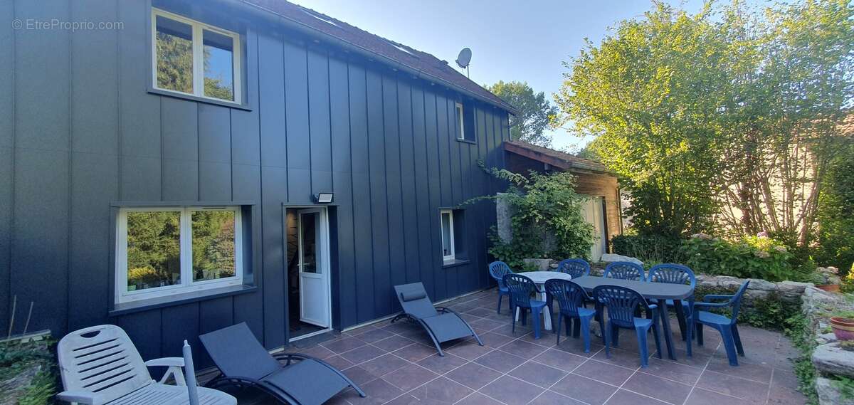 Maison à SAINT-JULIEN-LE-PETIT