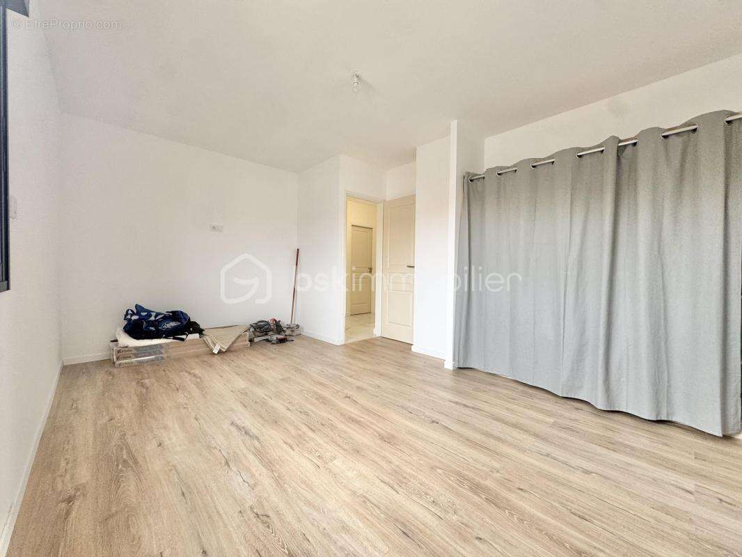 Maison à NISSAN-LEZ-ENSERUNE