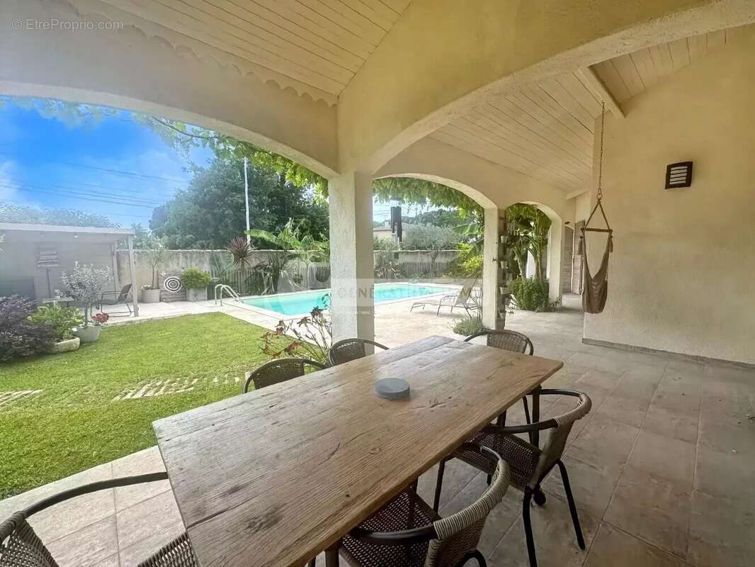 Maison à SAINT-MARTIN-DE-CRAU