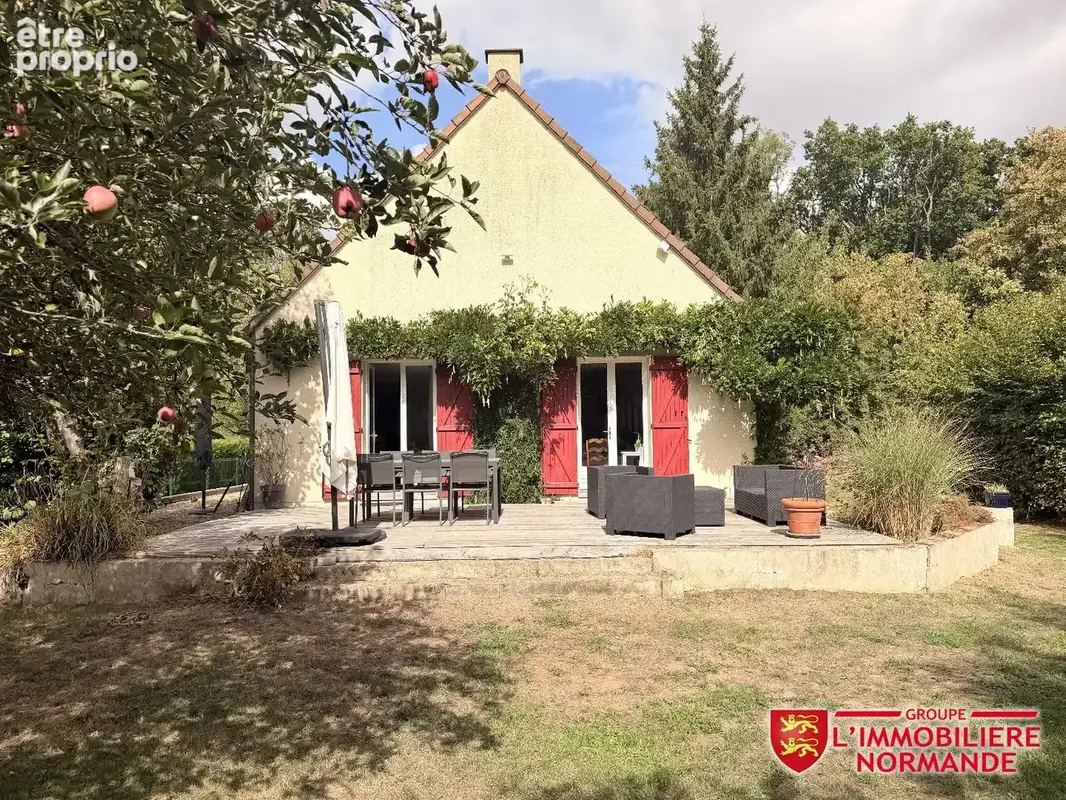 Maison familiale avec sous-sol complet et jardin arboré - photo 3