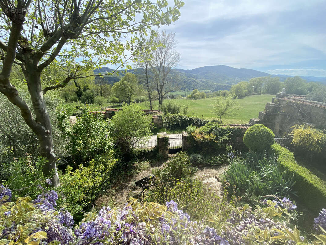 Maison à COLOMBIER-LE-VIEUX