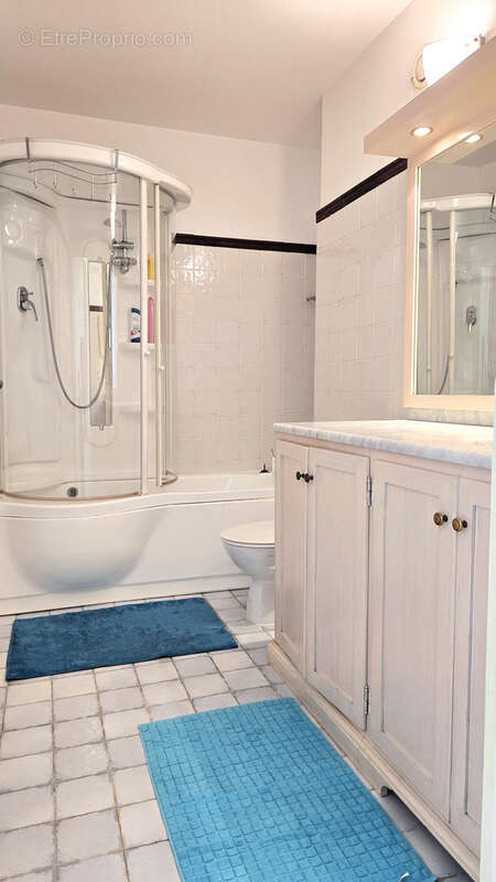 Appartement à ROQUEBRUNE-CAP-MARTIN