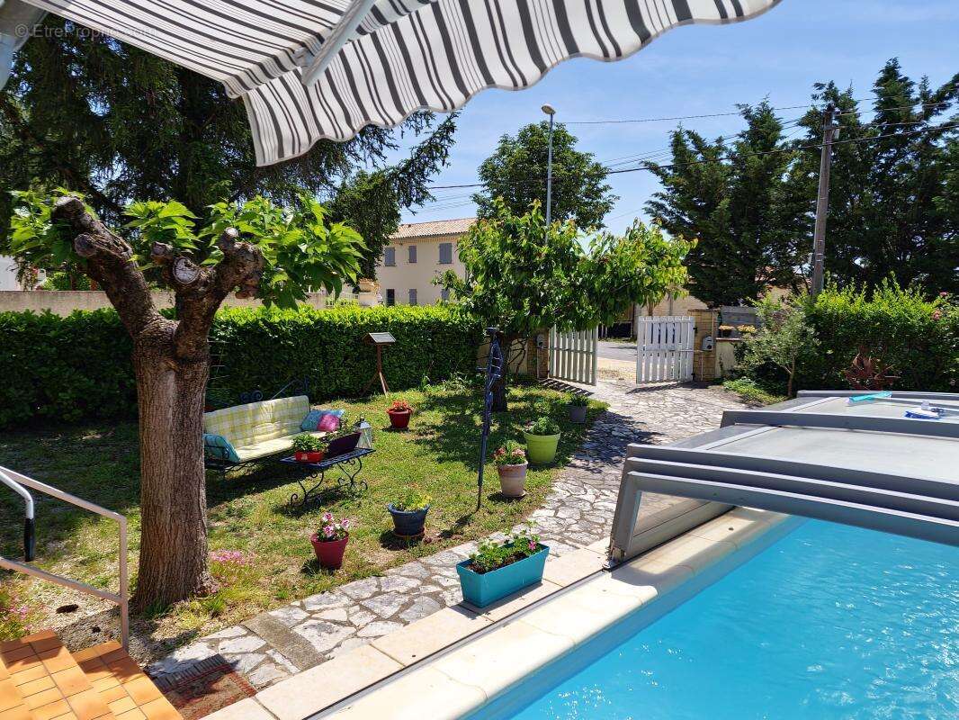 Maison à BARJAC