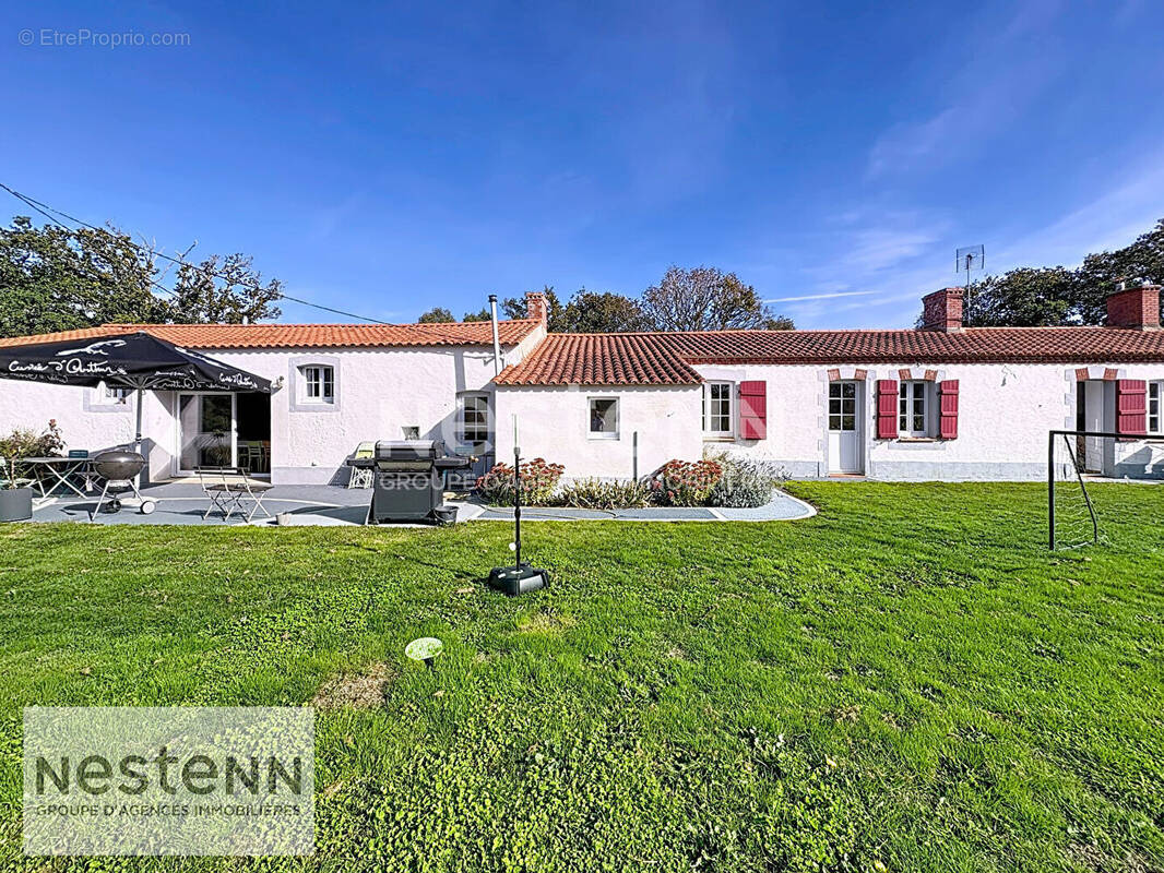 Maison à CHATEAUNEUF