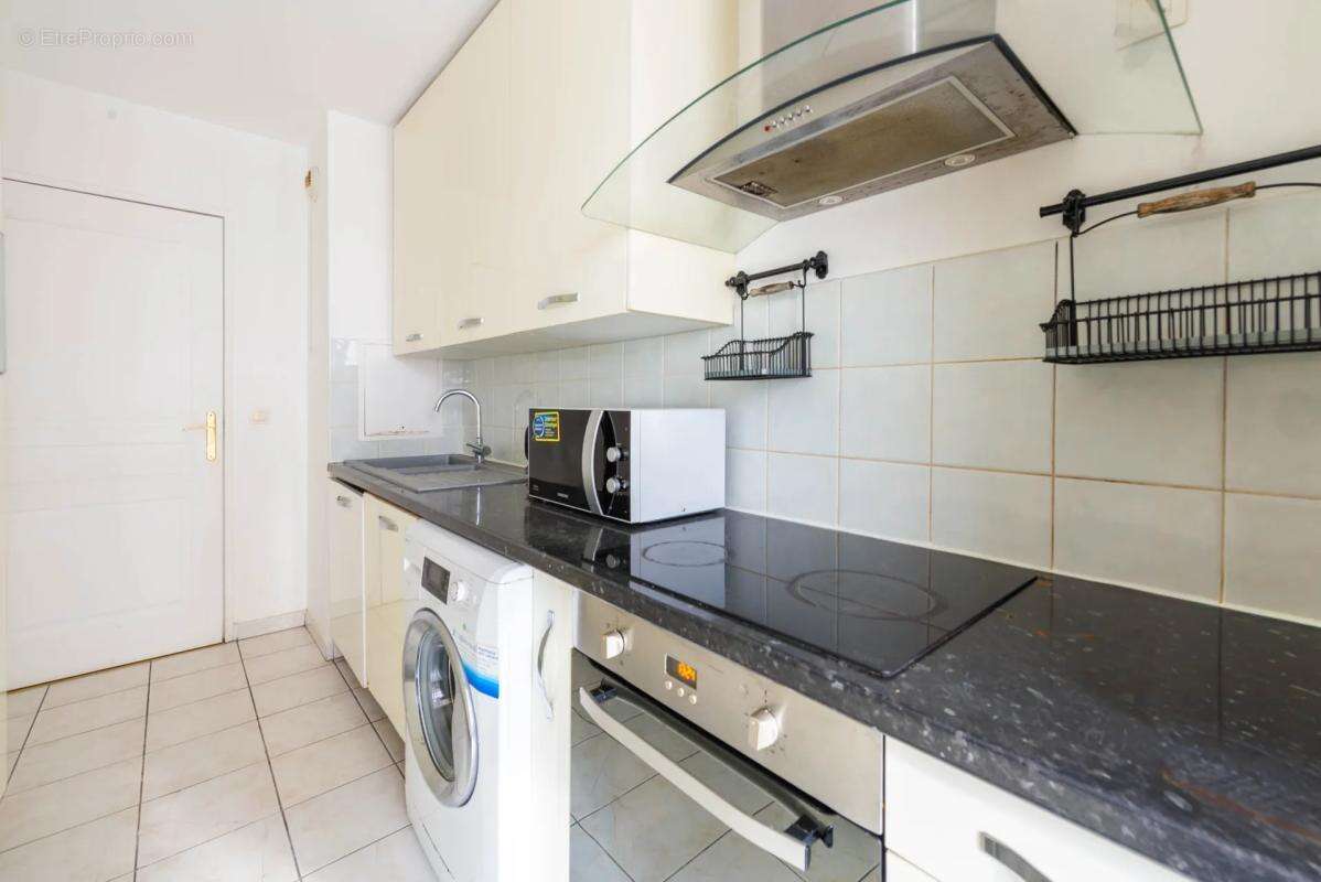 Appartement à COURBEVOIE