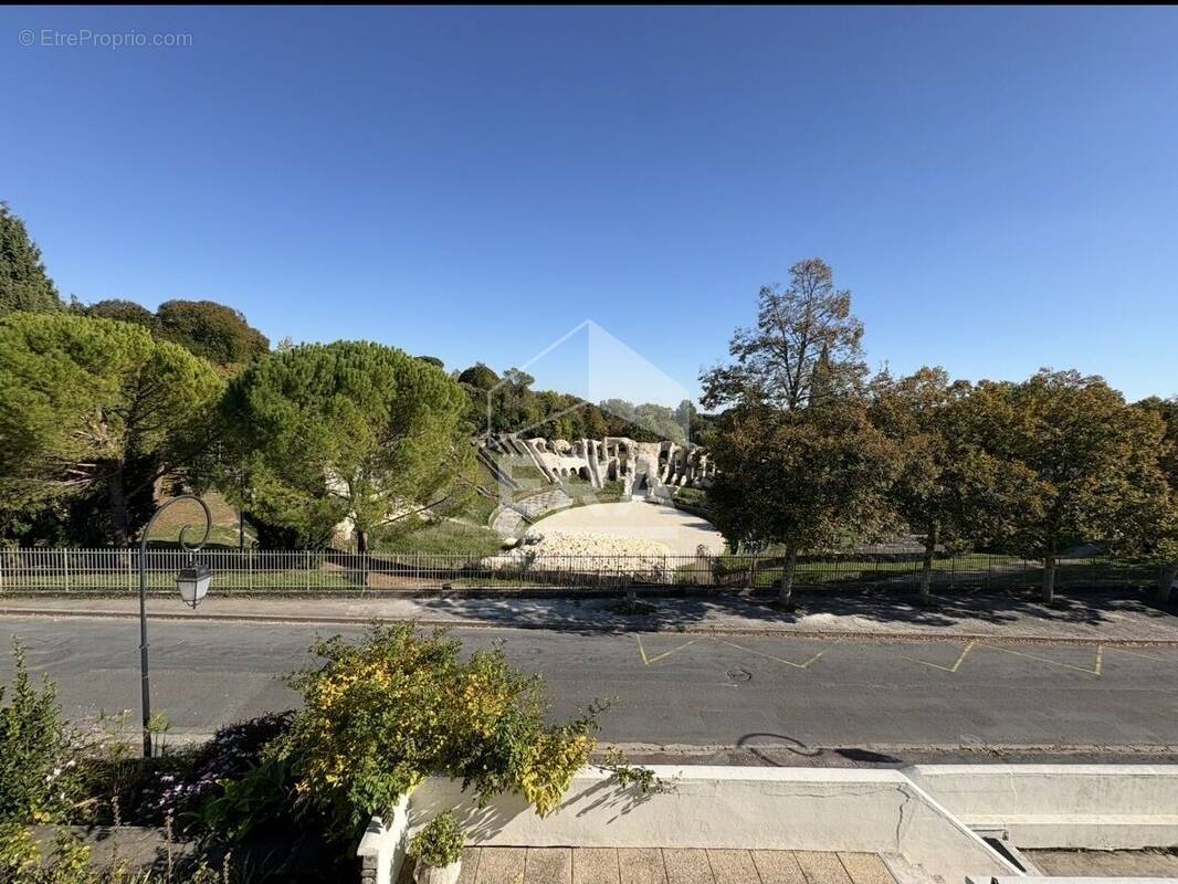 Appartement à SAINTES