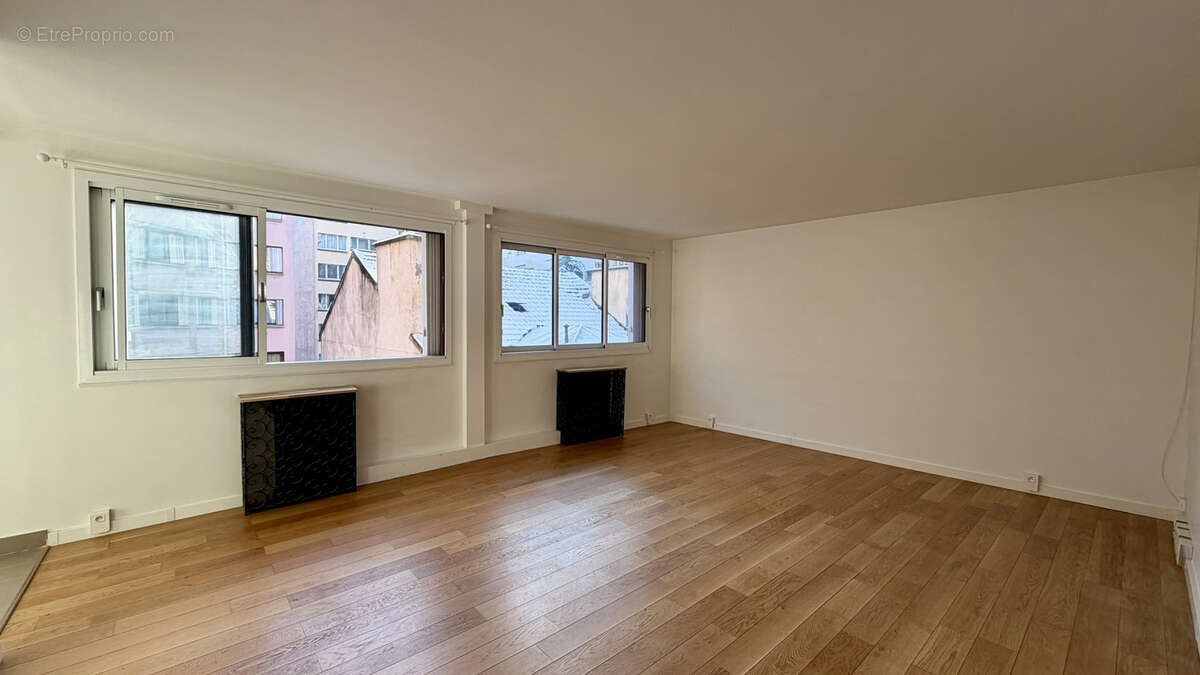 Appartement à PARIS-20E