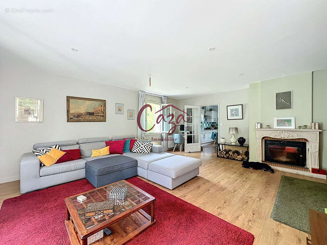 Maison à FARGUES-SAINT-HILAIRE