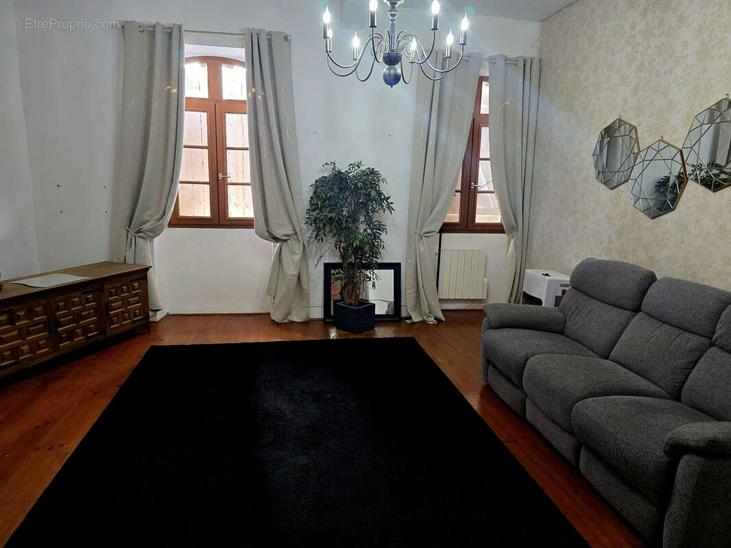 Maison à COUIZA