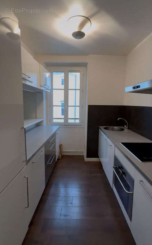 Appartement à MARSEILLE-1E