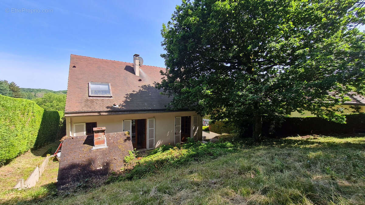 Maison à JOUY