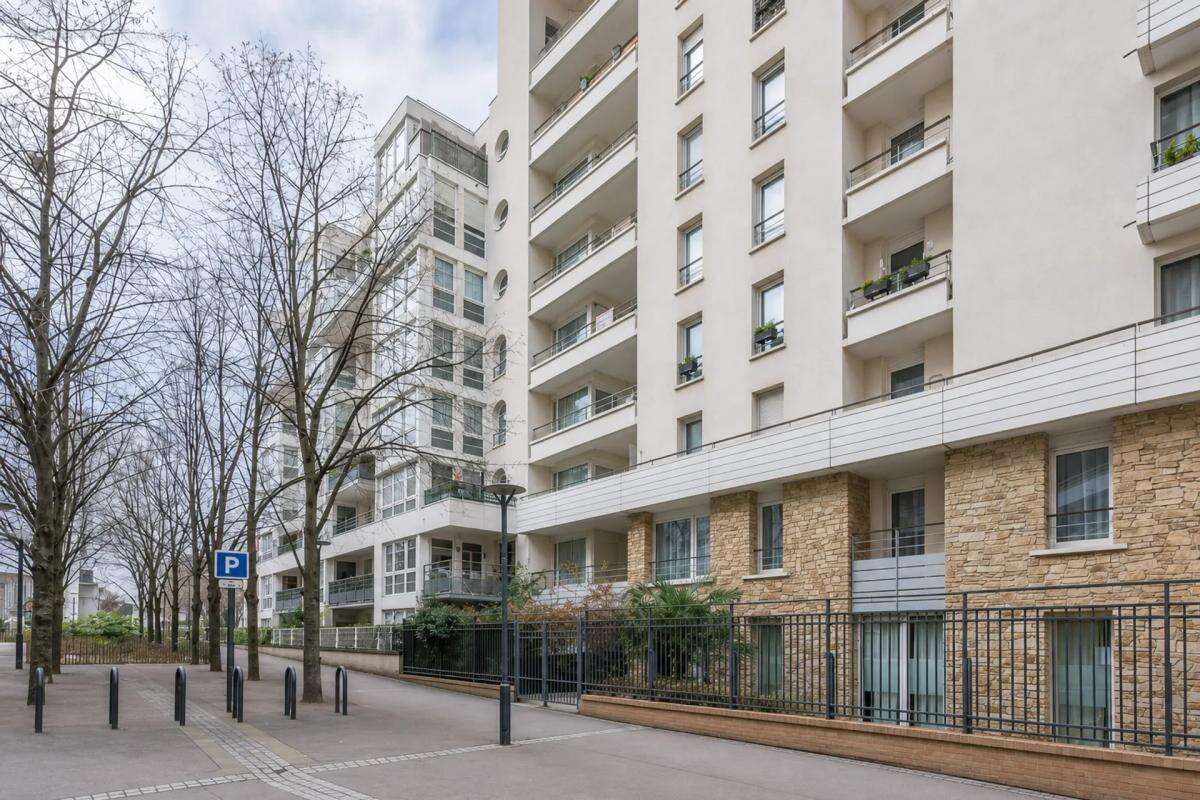 Appartement à COURBEVOIE