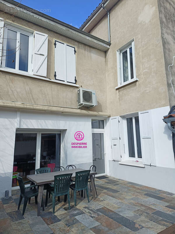 Maison à LE PEAGE-DE-ROUSSILLON