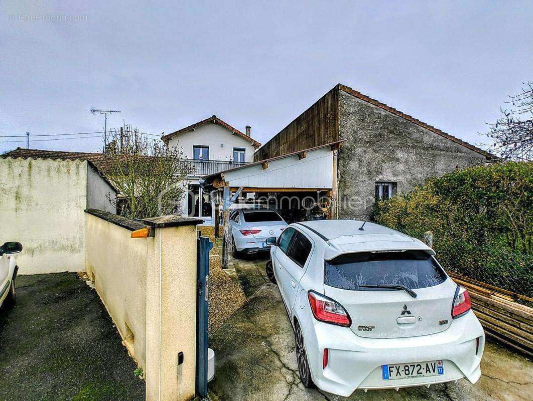 Maison à BAGNEAUX-SUR-LOING