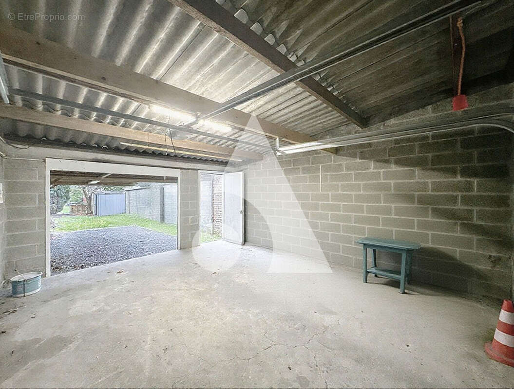 Maison à QUIEVRECHAIN