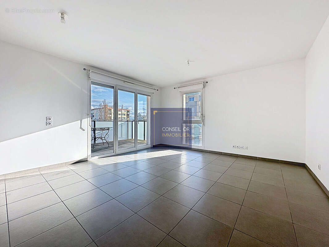 Appartement à VERNAISON