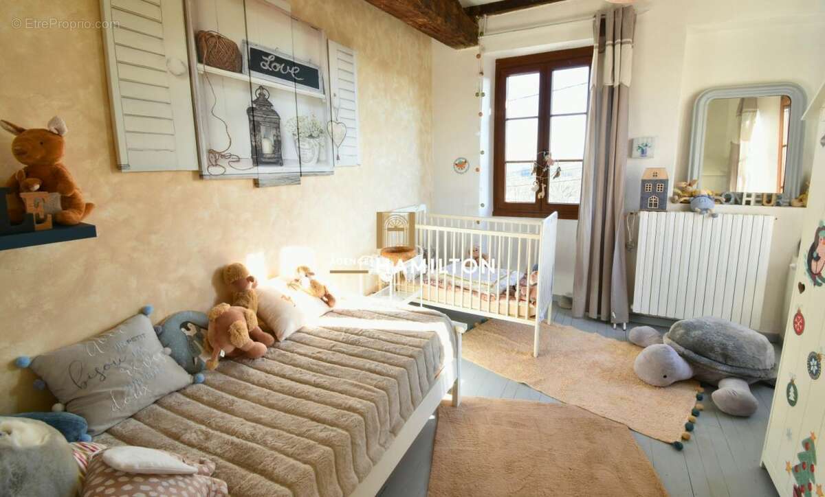 Maison à LABESSIERE-CANDEIL