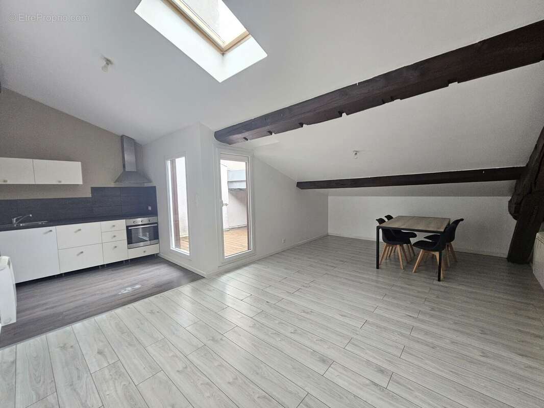 Appartement à SAINT-ETIENNE