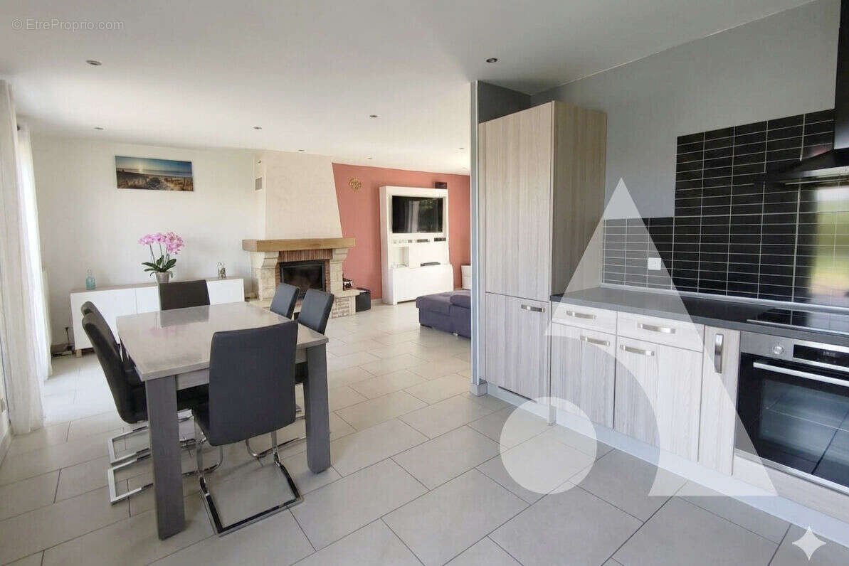 Maison à NANTEUIL-LE-HAUDOUIN