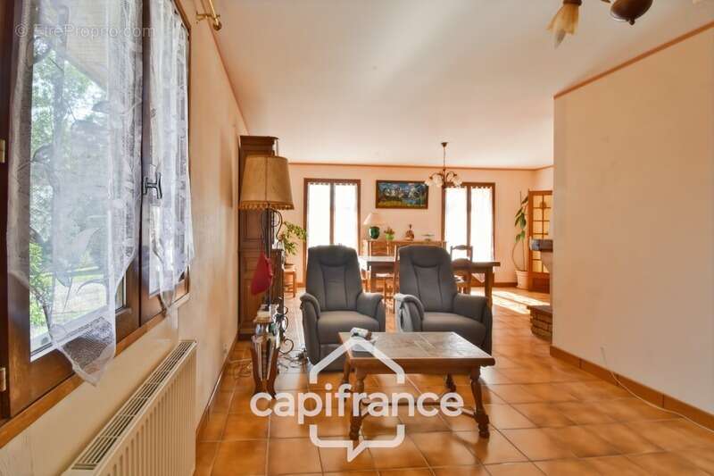 Maison à PIERRE-DE-BRESSE