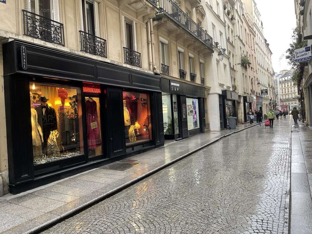Autre à PARIS-2E