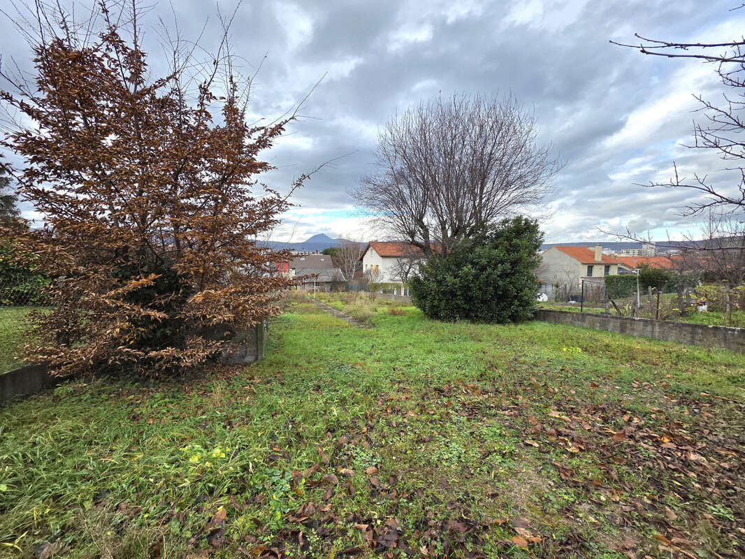 Terrain à CLERMONT-FERRAND