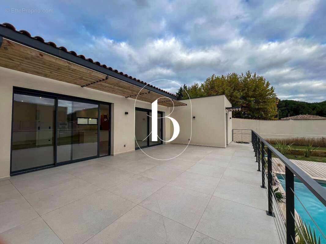 Maison à BAGNOLS-SUR-CEZE