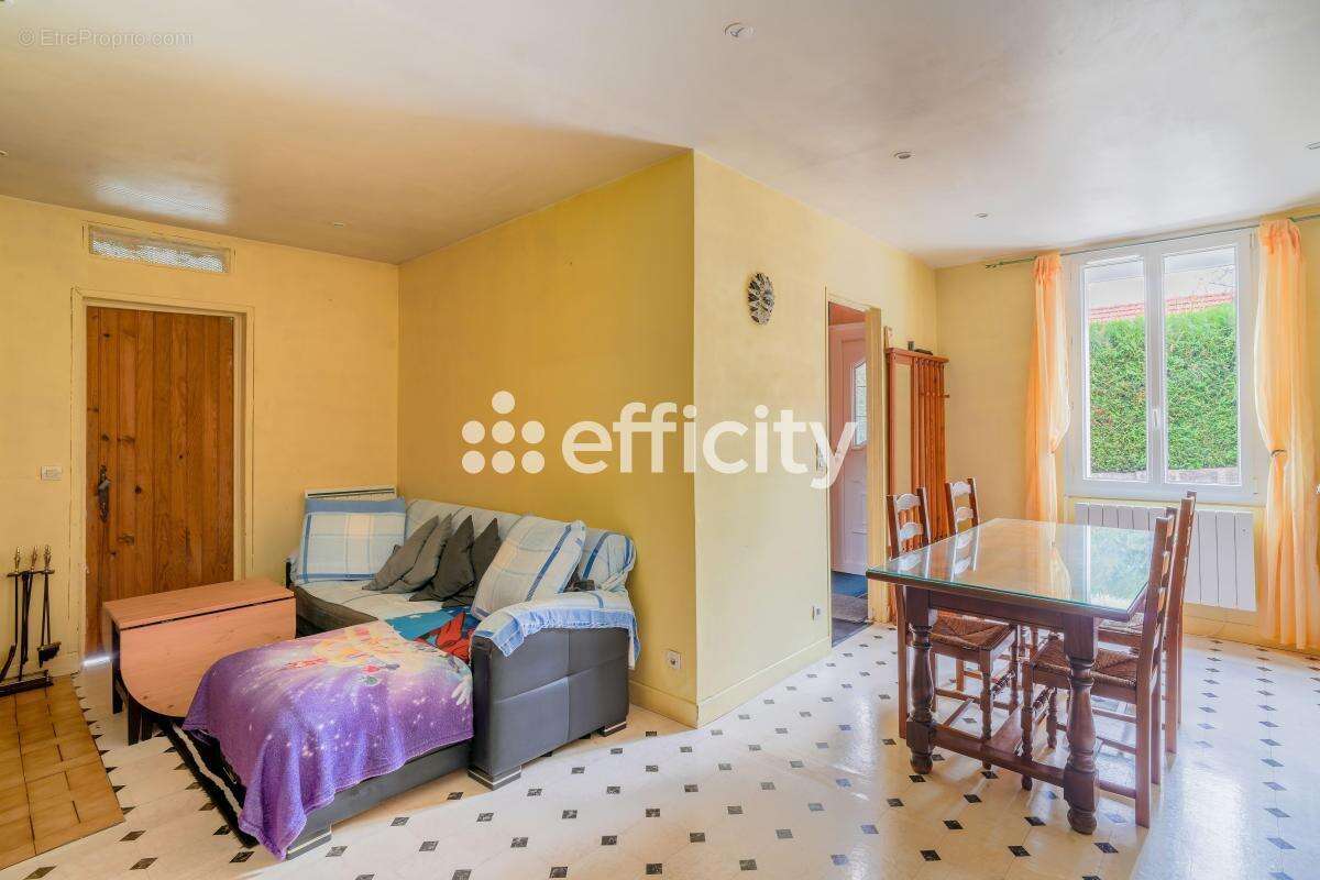 Maison à GOUSSAINVILLE