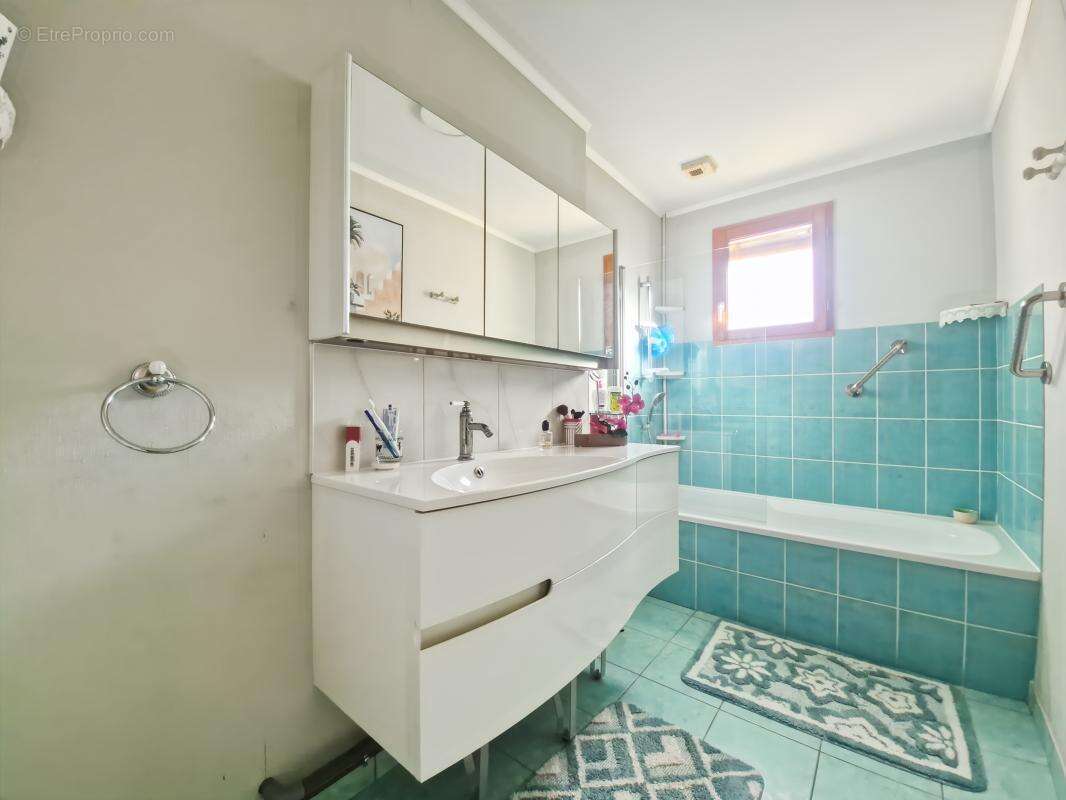 Maison à NOYEN-SUR-SARTHE