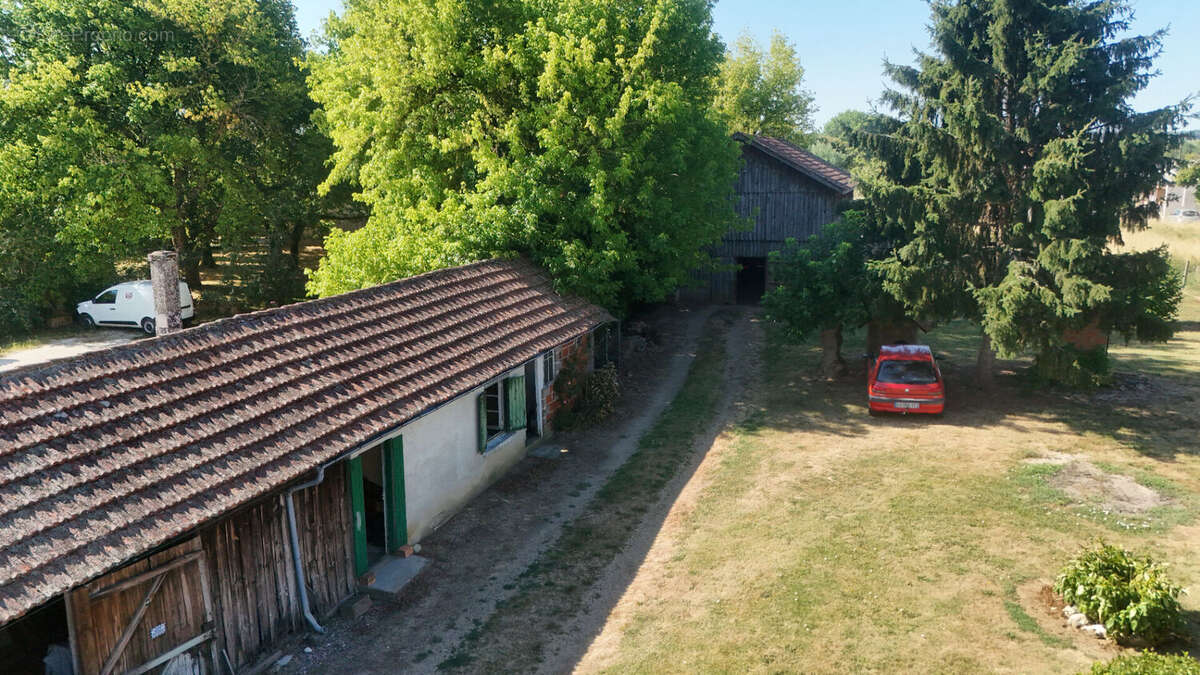 Maison avec plusieurs dépendances - photo 7