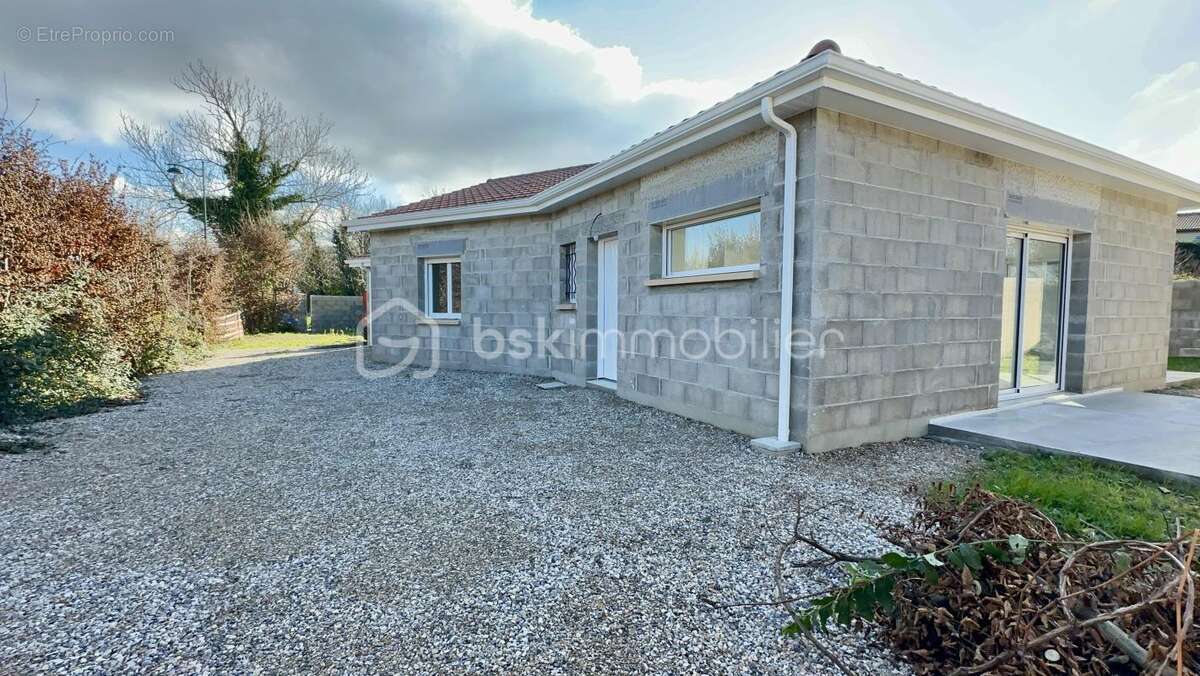 Maison à LENS-LESTANG
