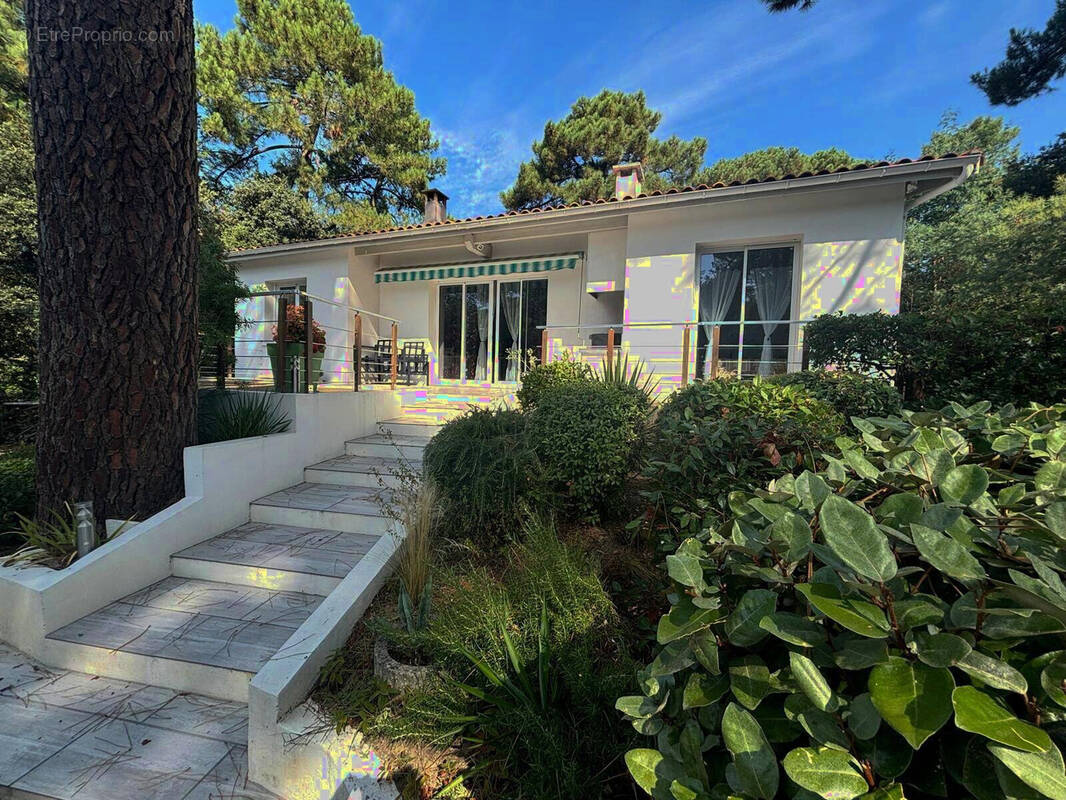 Maison à MESCHERS-SUR-GIRONDE