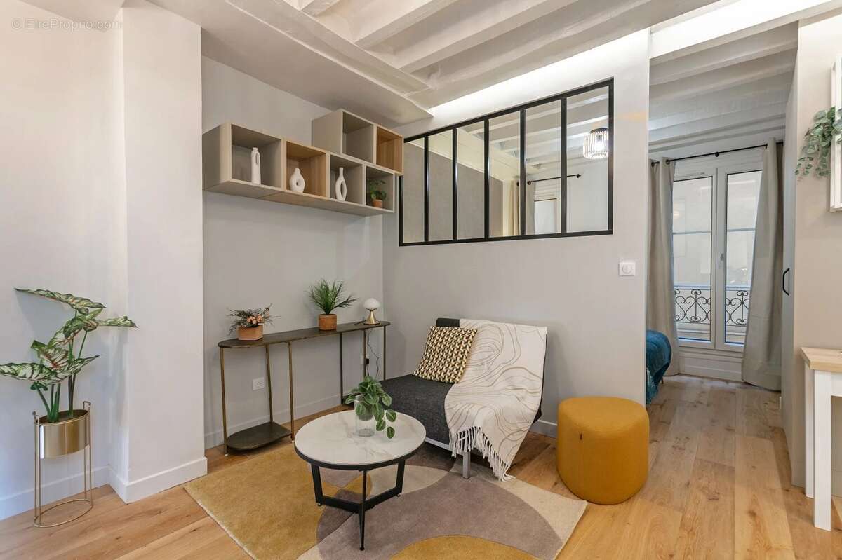 Appartement à PARIS-3E