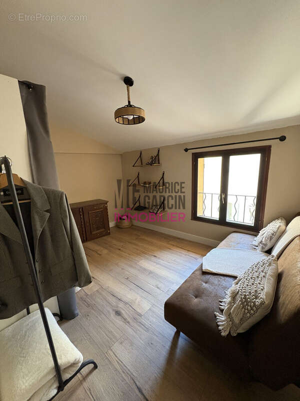 Bureau - Dressing - Chambre - Maison à BEAUMES-DE-VENISE