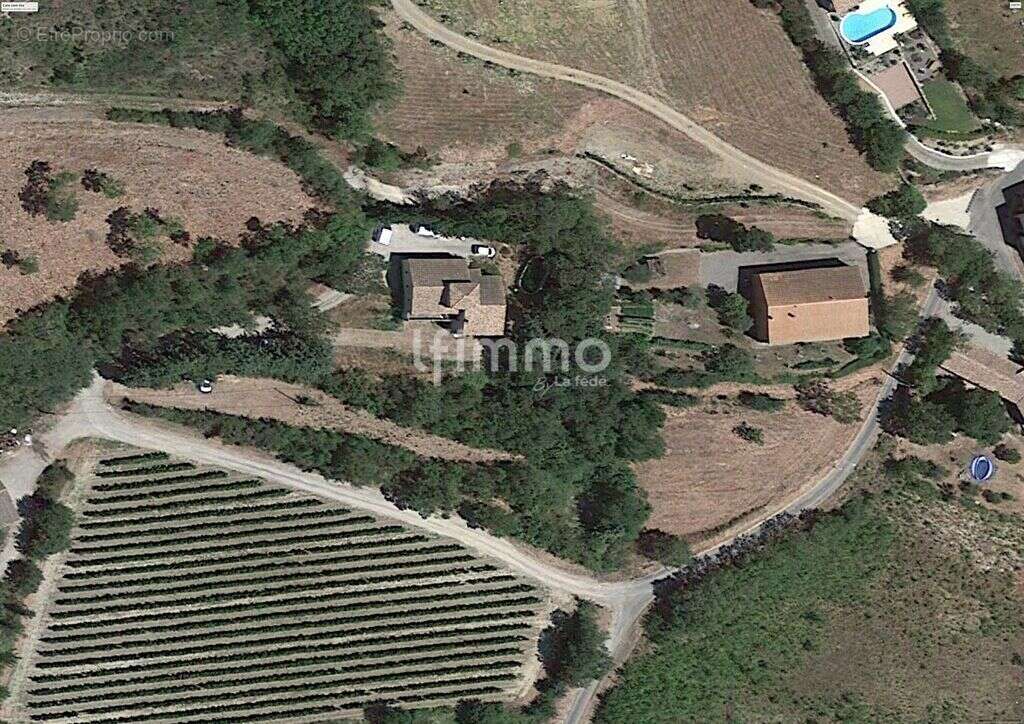 maison a renover au sein d'un petit village de l'arrière pays au - photo 3