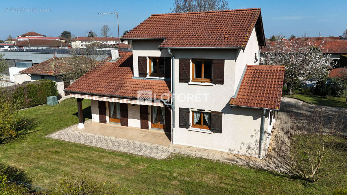 Maison à VILLARS-LES-DOMBES