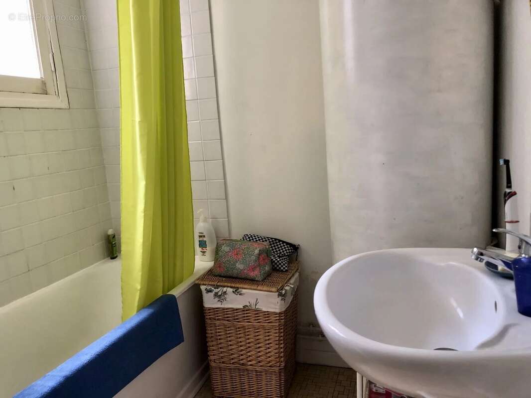 Maison à LUSSAC-LES-EGLISES