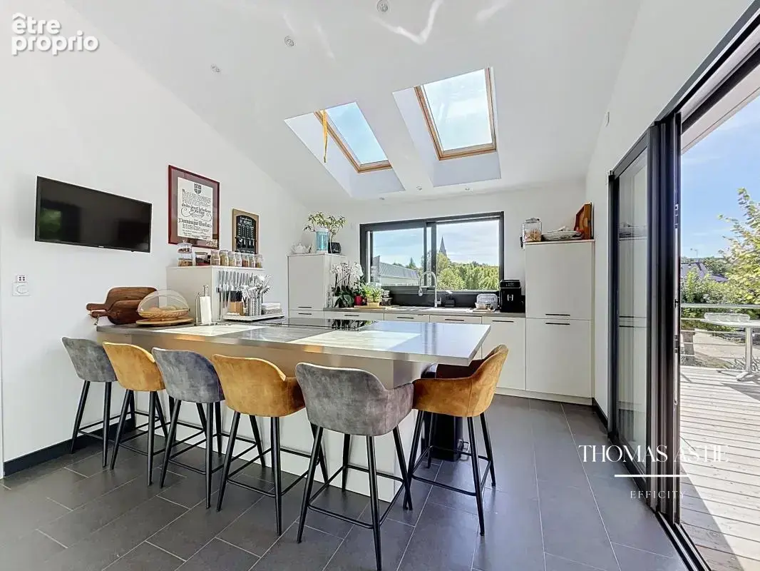Maison 9 pièces 235 m² à vendre à Souzay-Champigny (49400) - photo 7