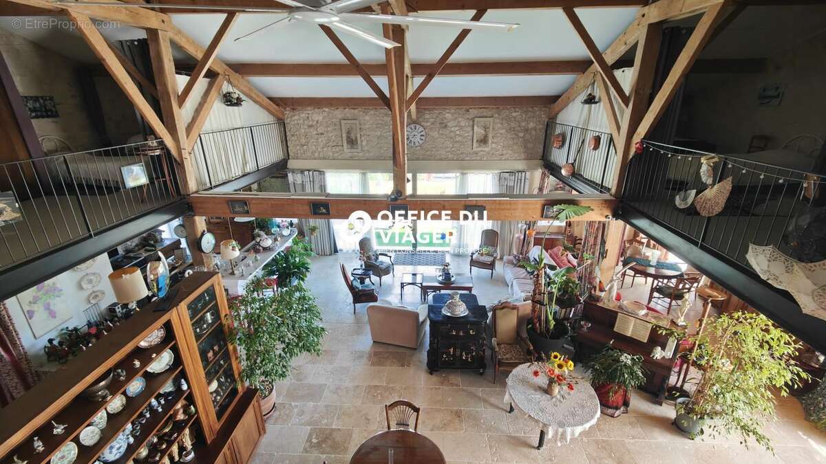 Maison - 5 pièces - 338,70 m² - photo 2