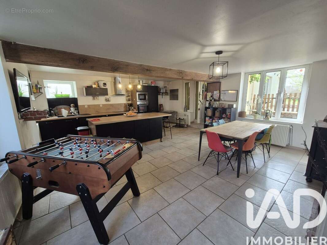 Maison 130 m² à Montceaux-Les-Meaux  - photo 4