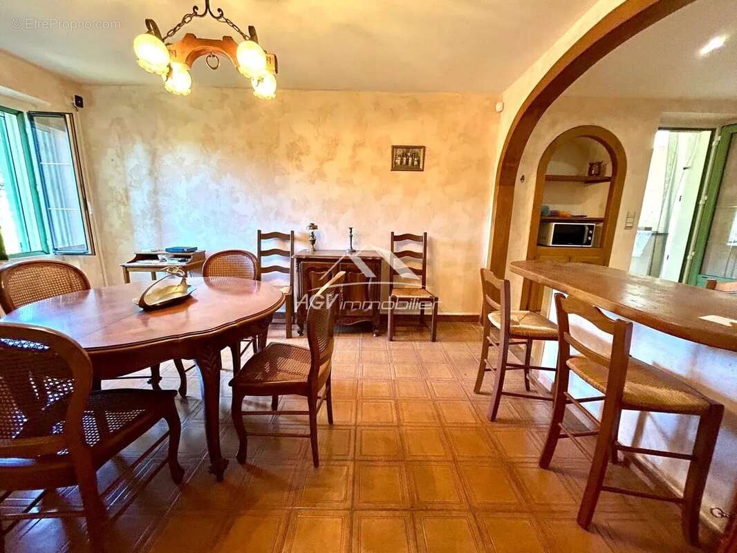 Maison à LES SALLES-DU-GARDON