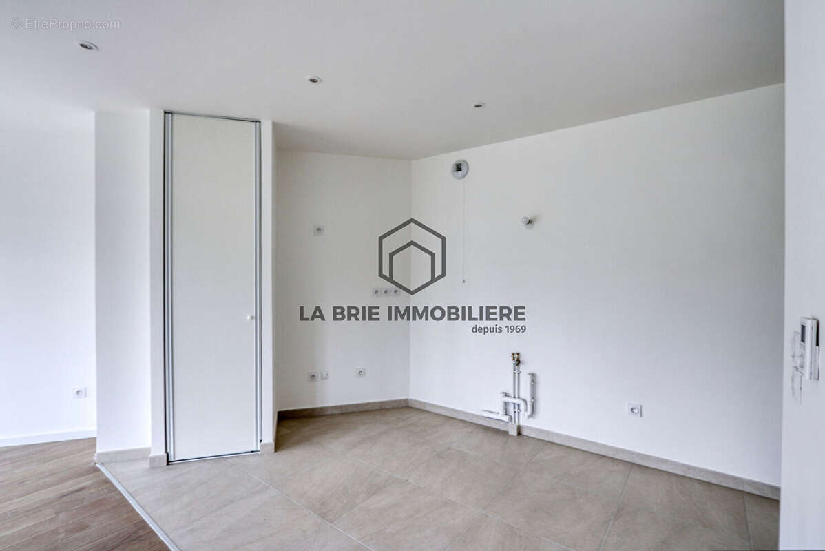 Appartement à SAINT-MAUR-DES-FOSSES