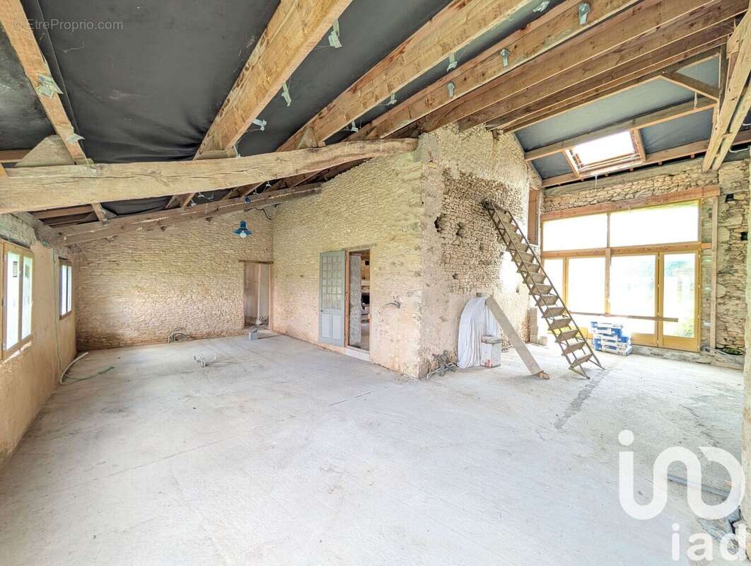 Photo 7 - Maison à LEIGNES-SUR-FONTAINE