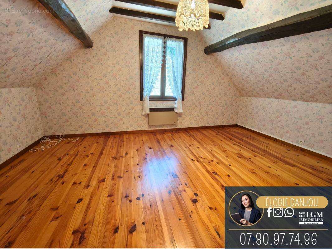 Maison à PERONVILLE