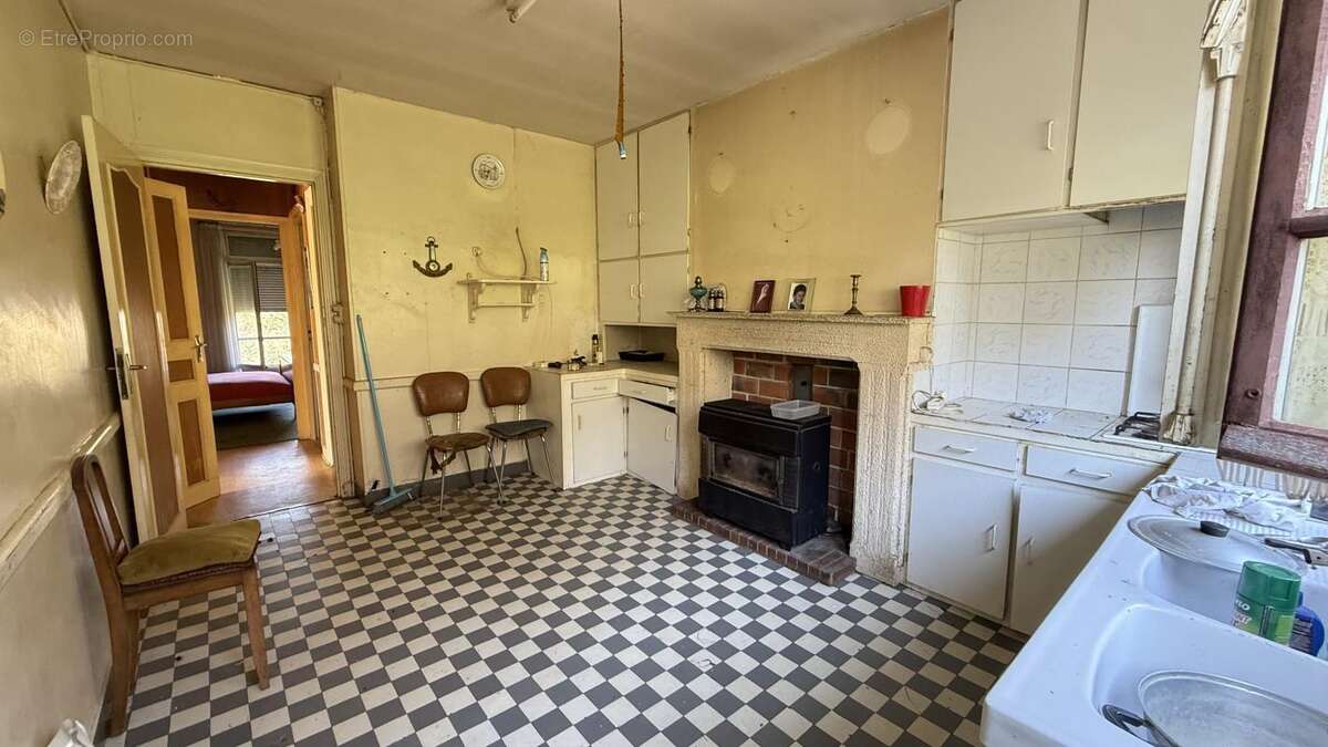 Maison à SAINT-PARDOUX-LA-RIVIERE