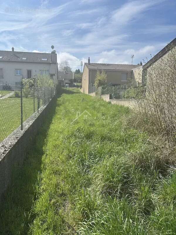 Terrain à MONTAUVILLE
