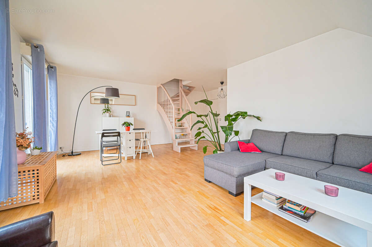 Appartement à SAINT-MAUR-DES-FOSSES