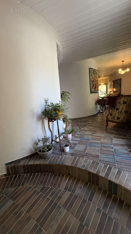 Belle maison d'archi année 70 à marlhes (42) de 214 m2 hab. sur terrain de 6 325 m2 - photo 7