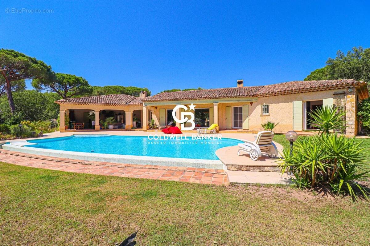 Maison à ROQUEBRUNE-SUR-ARGENS